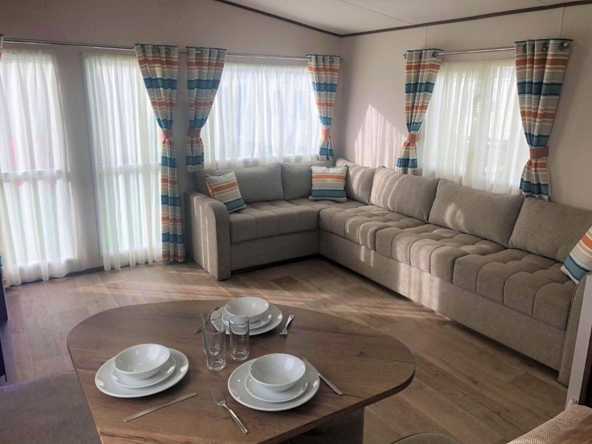 Larch Superior Holiday Home Chapel Saint Leonards Bagian luar foto